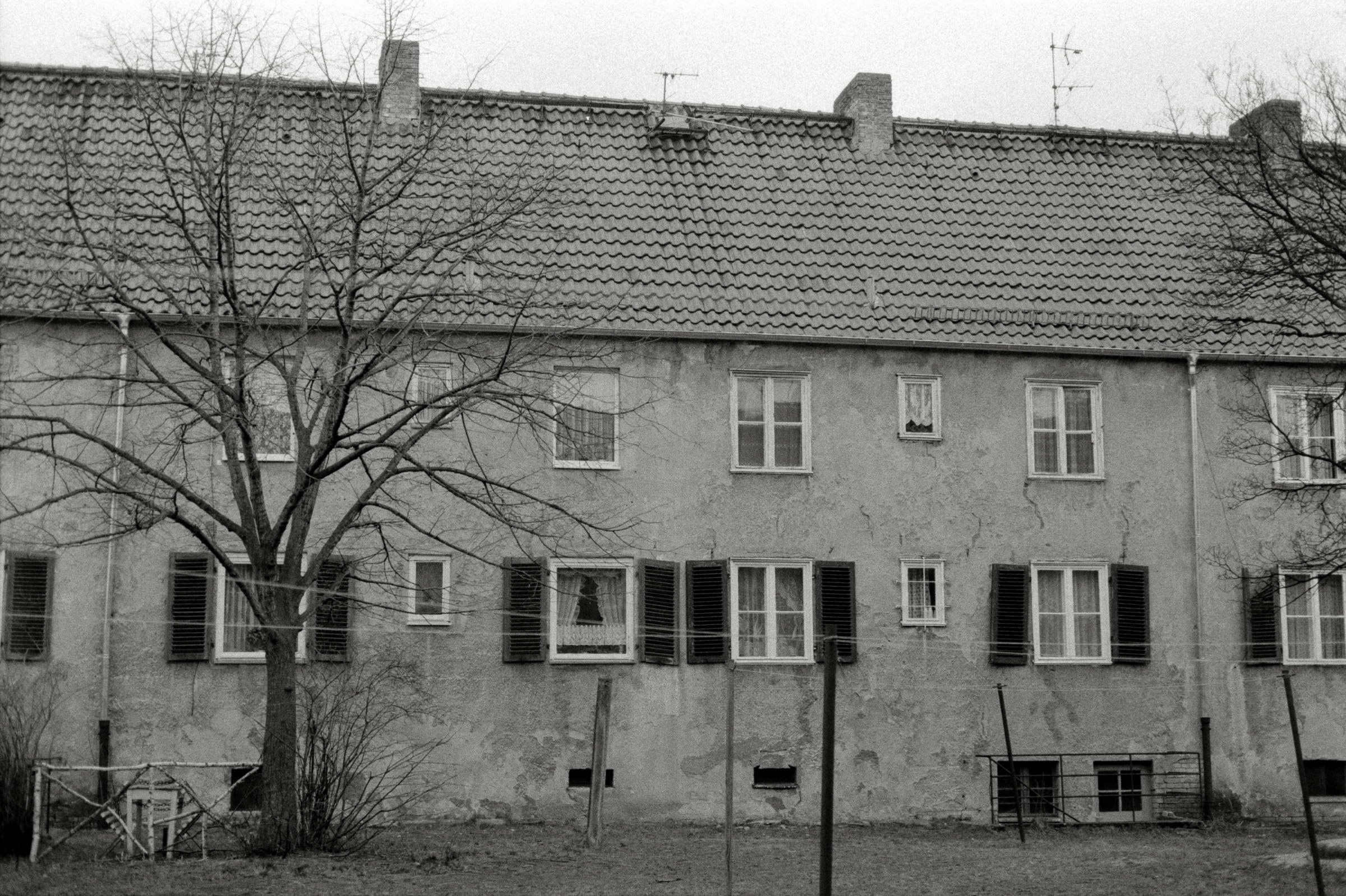 AHP F1993 03 007 sc240902 img05 NLP